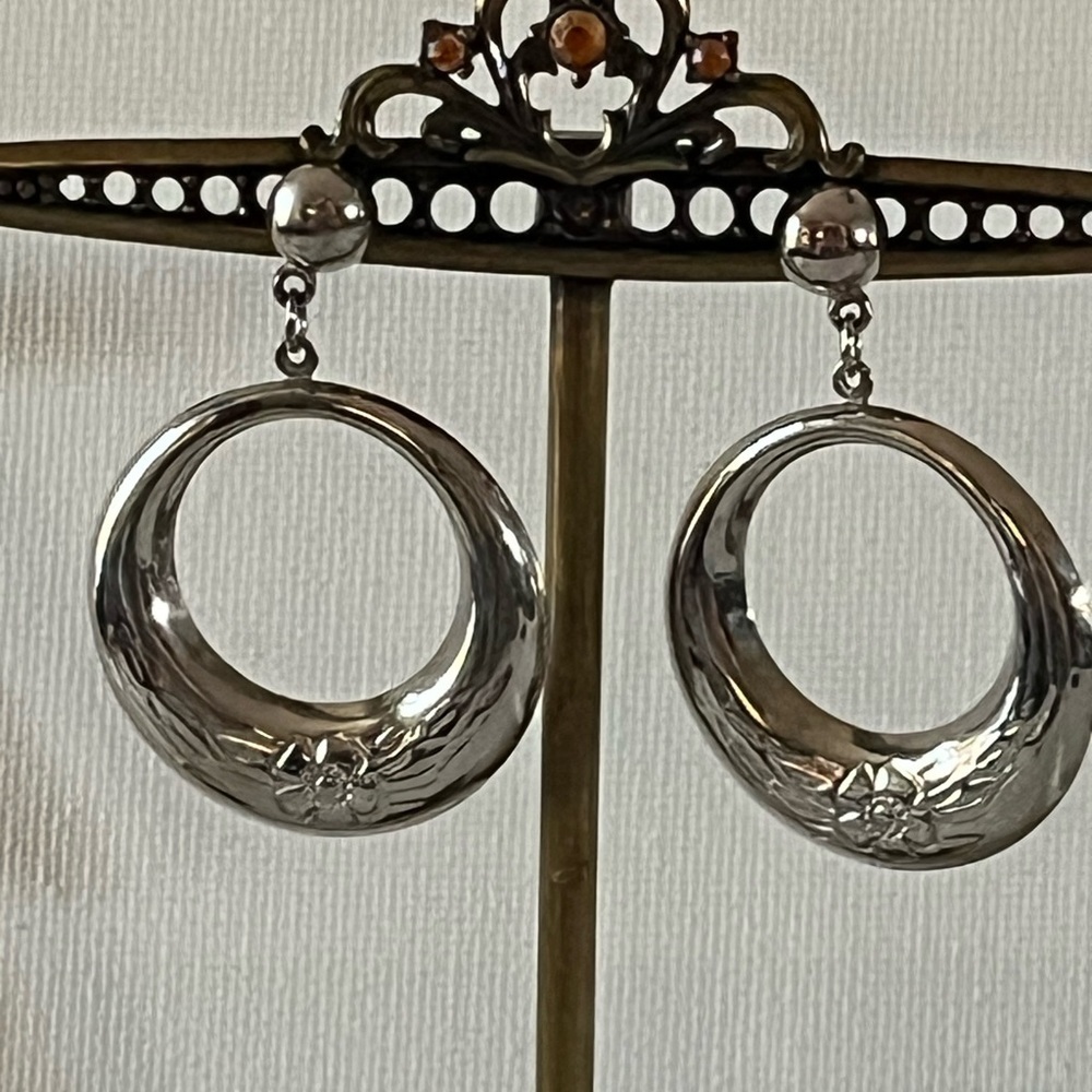 VINTAGE BOHO STYLE LARGE CIRCLE HOOP EARRINGS.. - Picture 3 of 10